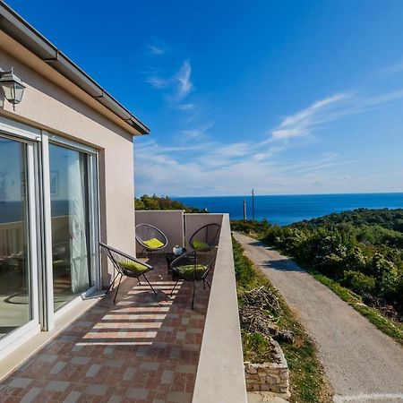 Villa Luana Vis Luaran gambar