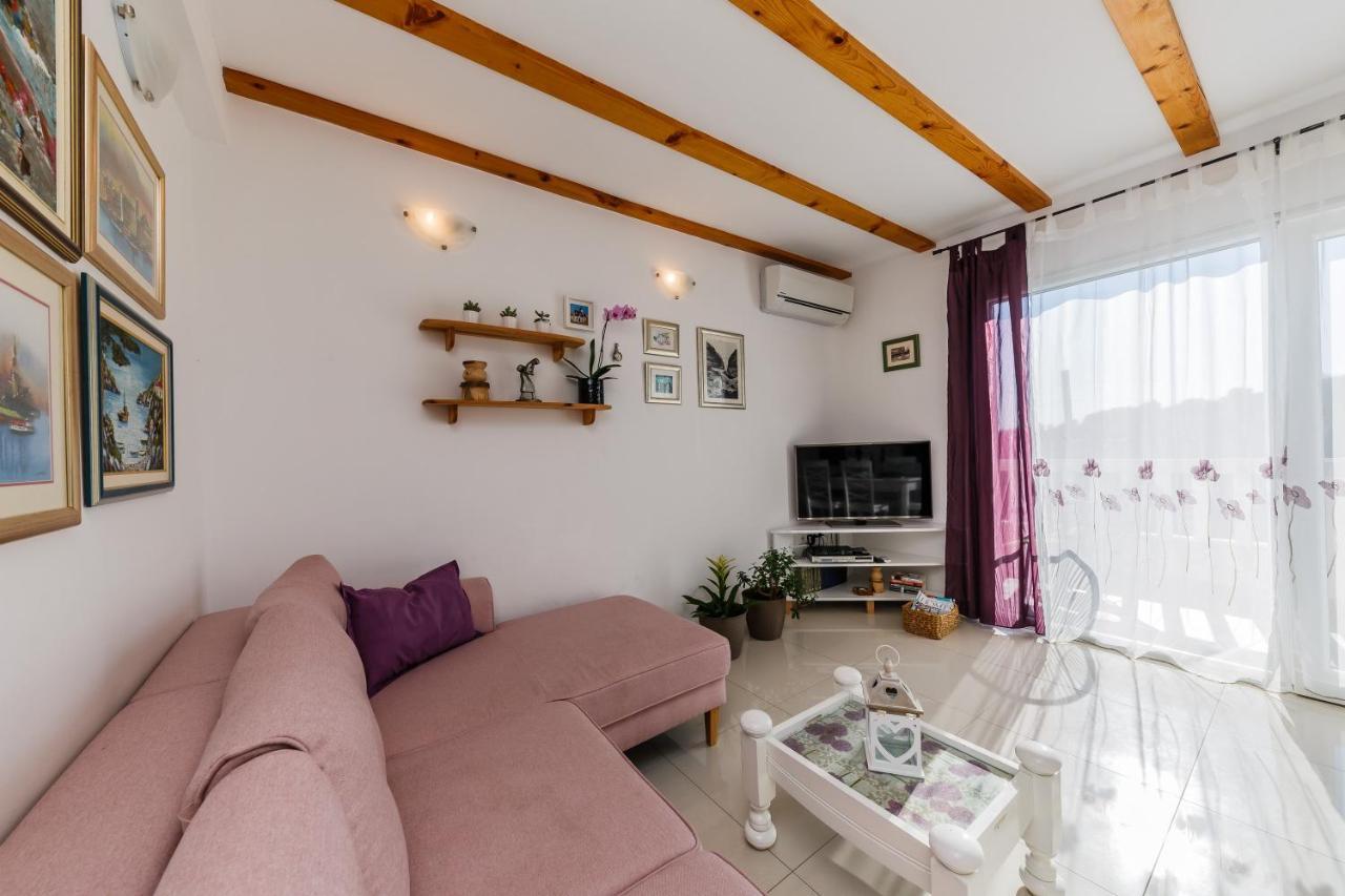 Villa Luana Vis Luaran gambar