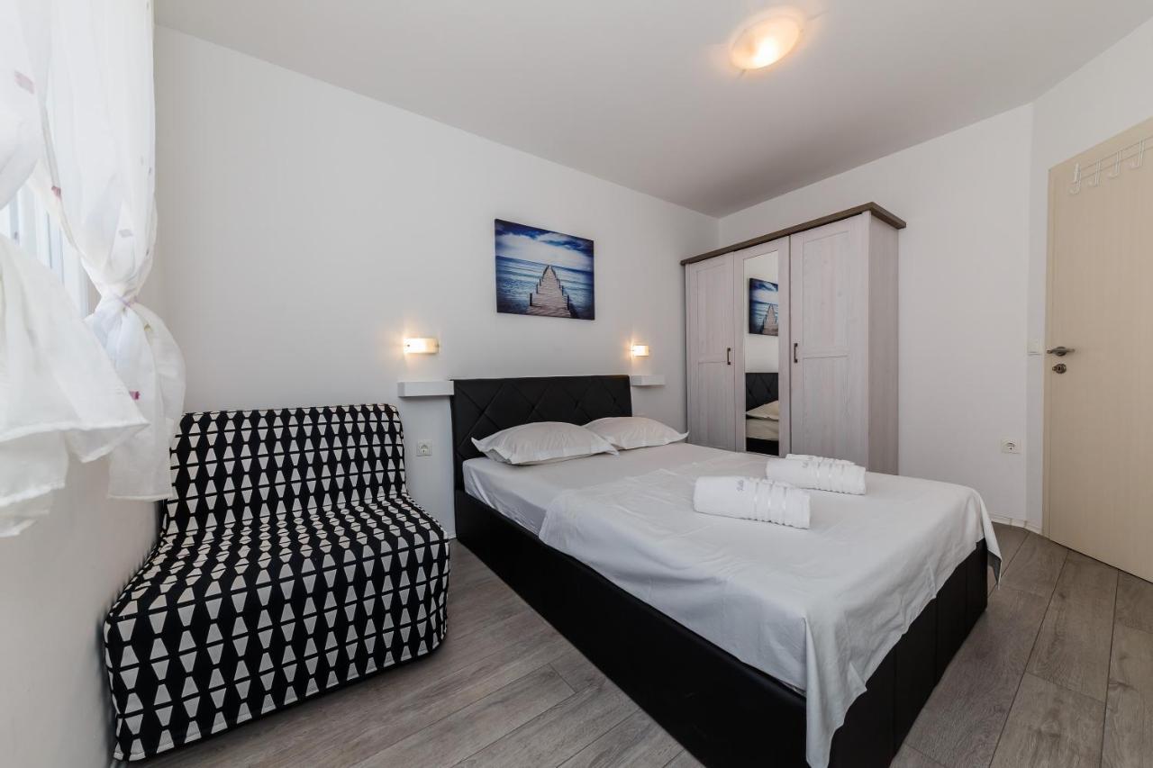 Villa Luana Vis Luaran gambar