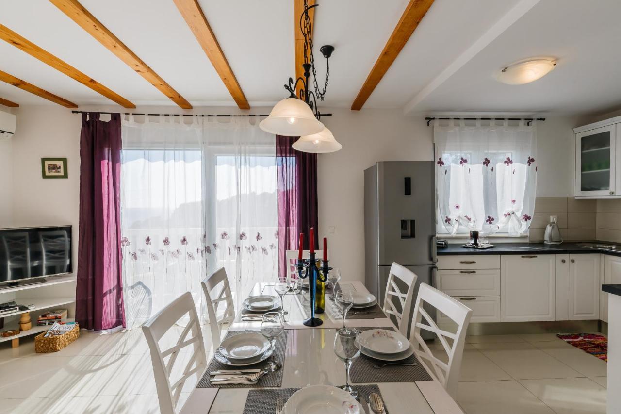 Villa Luana Vis Luaran gambar