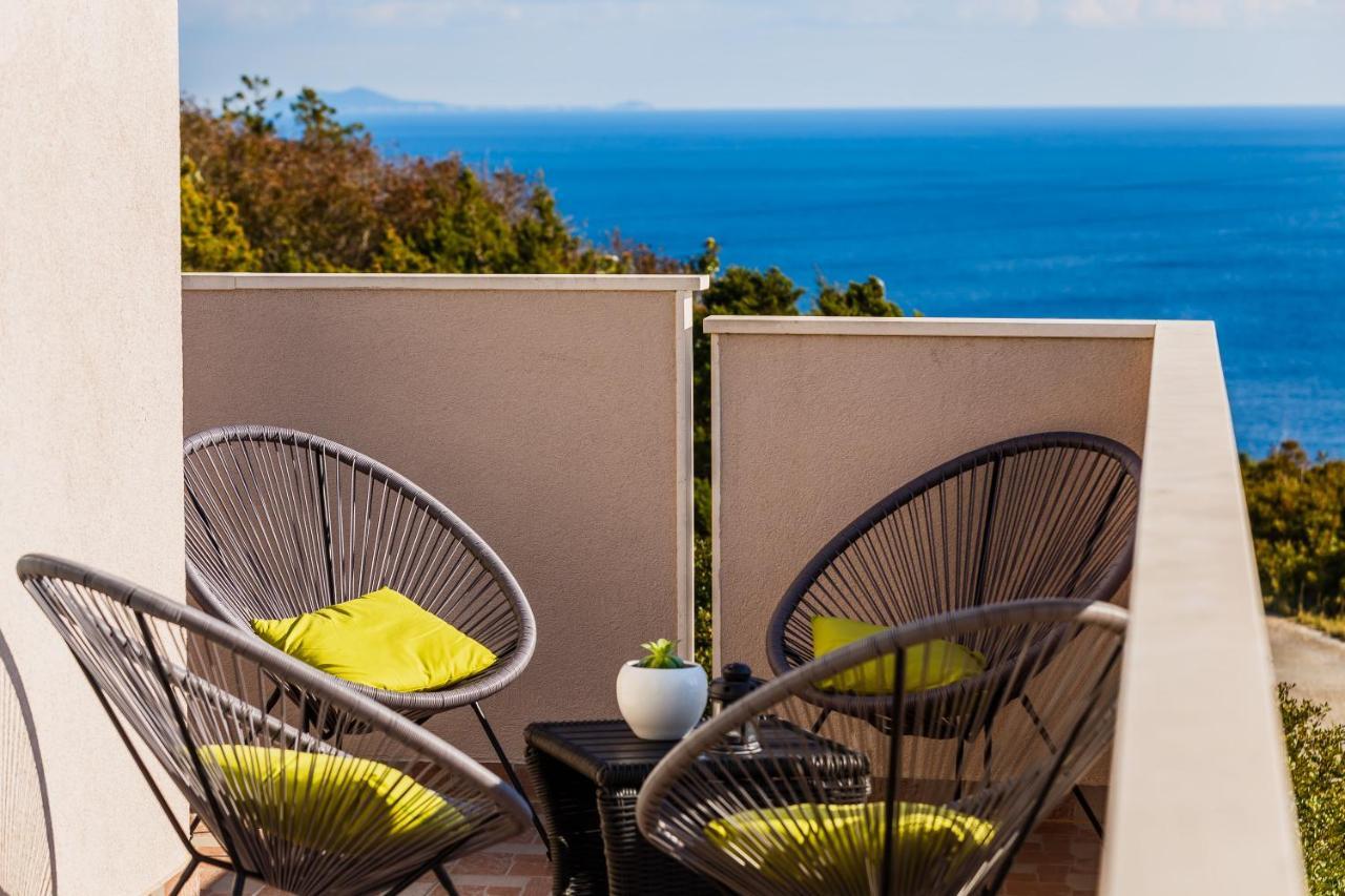 Villa Luana Vis Luaran gambar