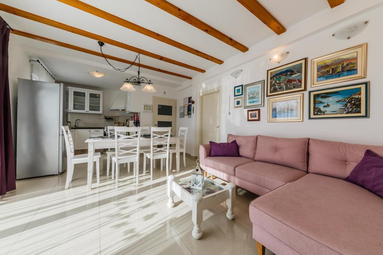 Villa Luana Vis Luaran gambar