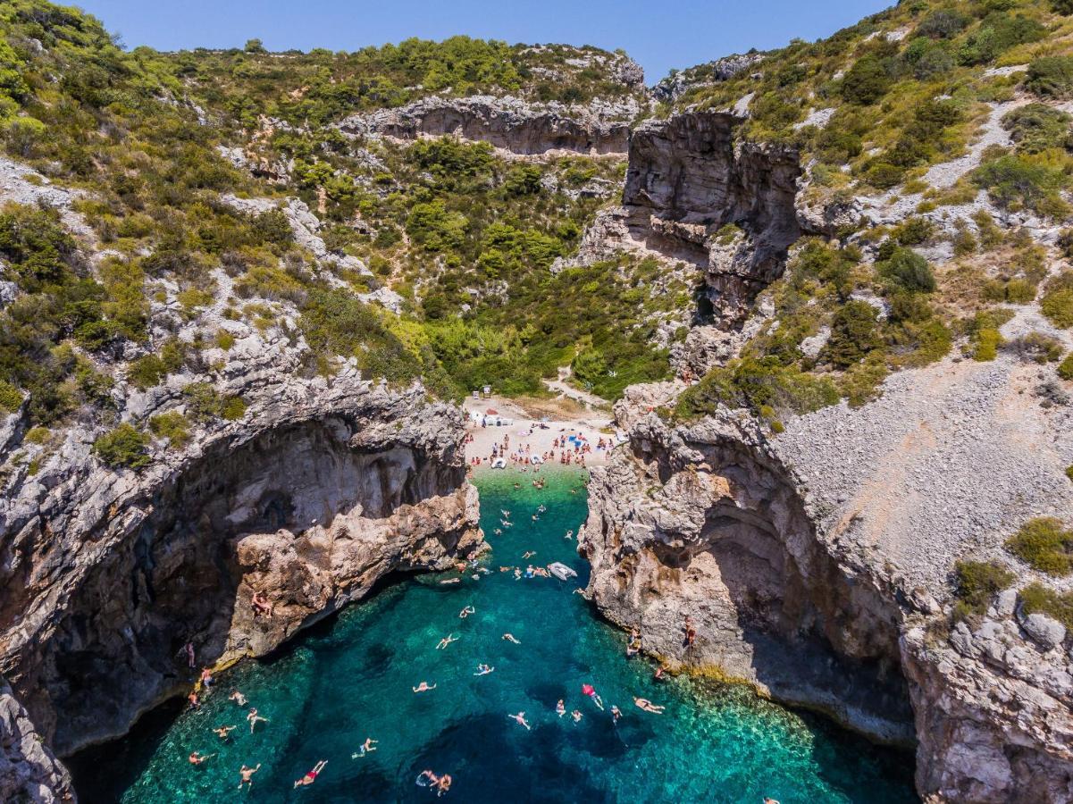 Villa Luana Vis Luaran gambar