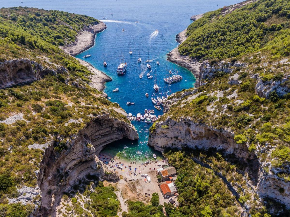 Villa Luana Vis Luaran gambar